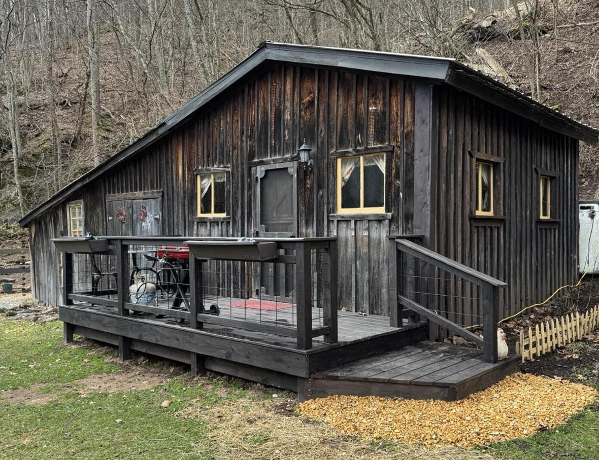 Вилла The Renovated Barn At Seneca Rocks Экстерьер фото
