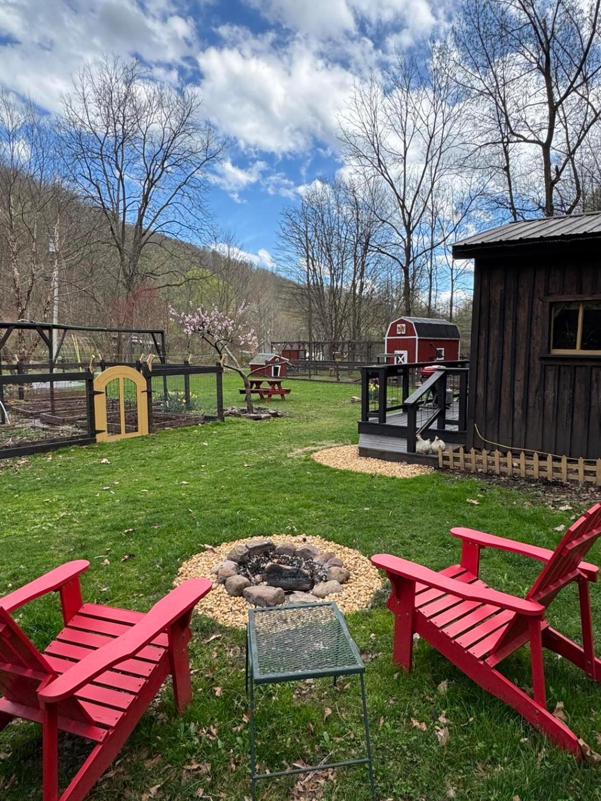 Вилла The Renovated Barn At Seneca Rocks Экстерьер фото